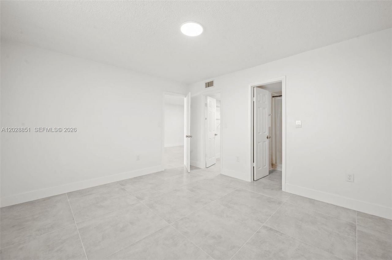 10090 NW 80th Ct , Unit 1447, Hialeah Gardens, FL 33016 Photo