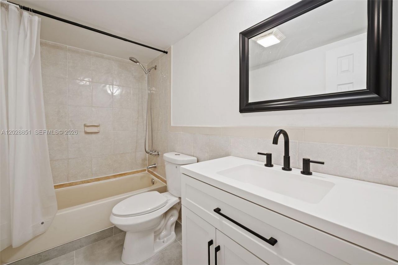 10090 NW 80th Ct , Unit 1447, Hialeah Gardens, FL 33016 Photo