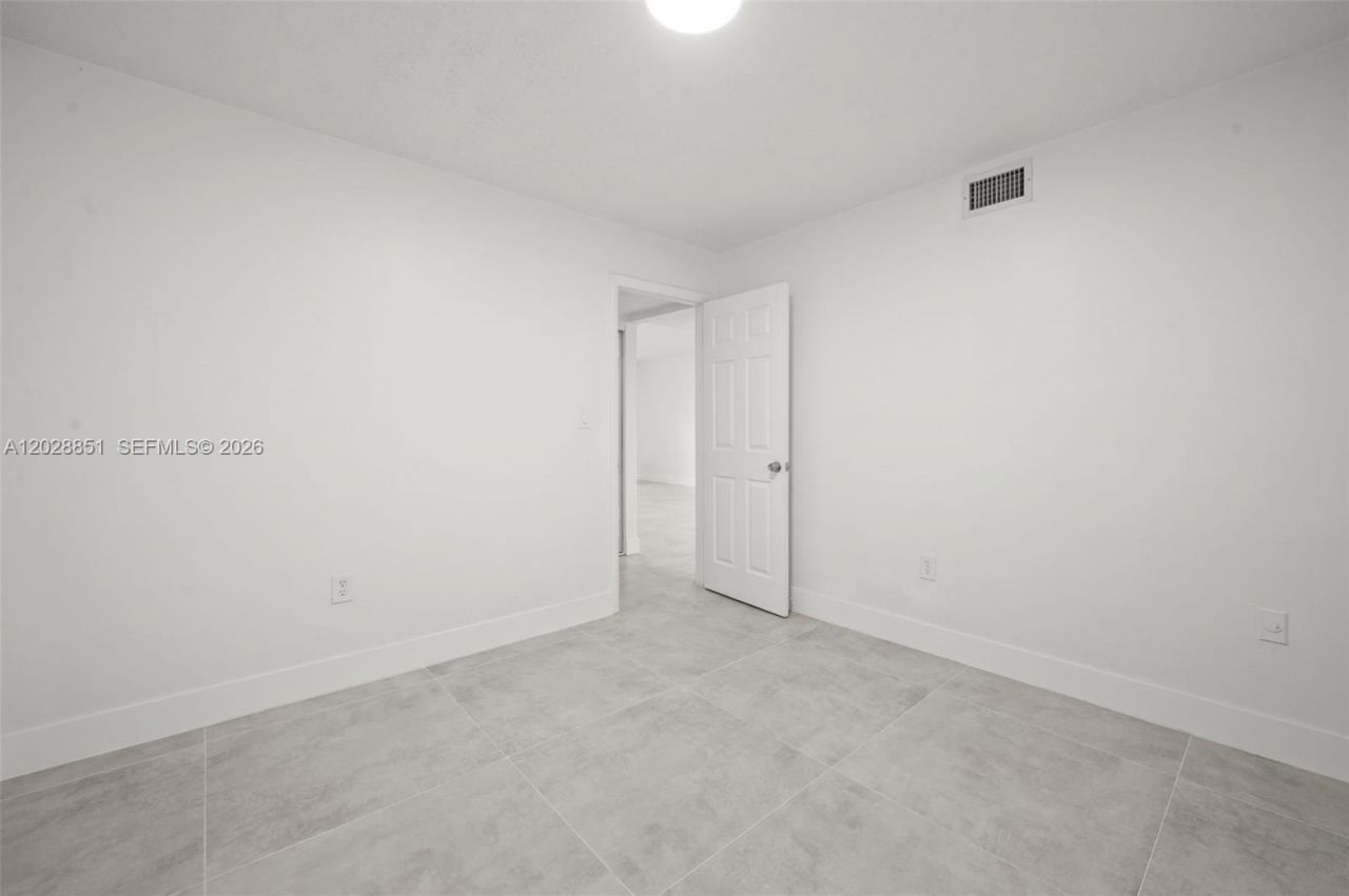 10090 NW 80th Ct , Unit 1447, Hialeah Gardens, FL 33016 Photo