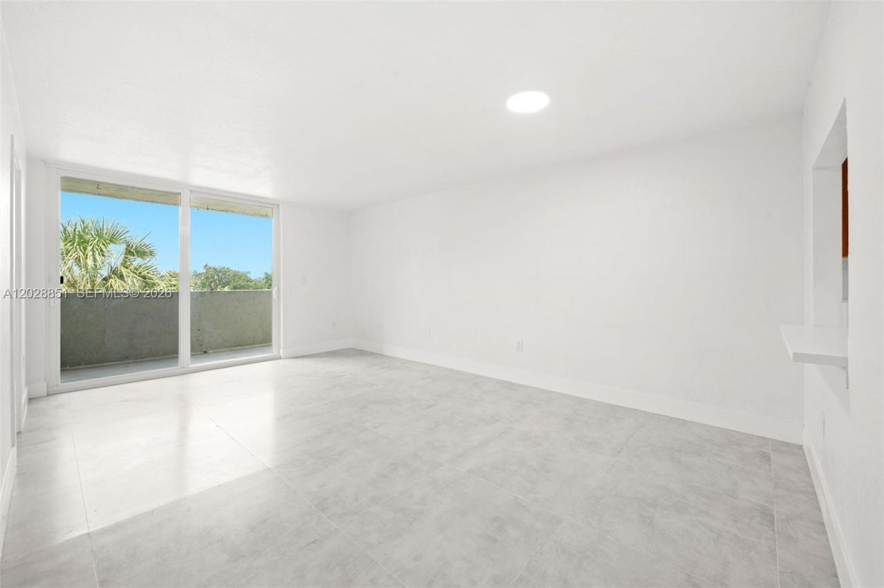 10090 NW 80th Ct , Unit 1447, Hialeah Gardens, FL 33016 Photo