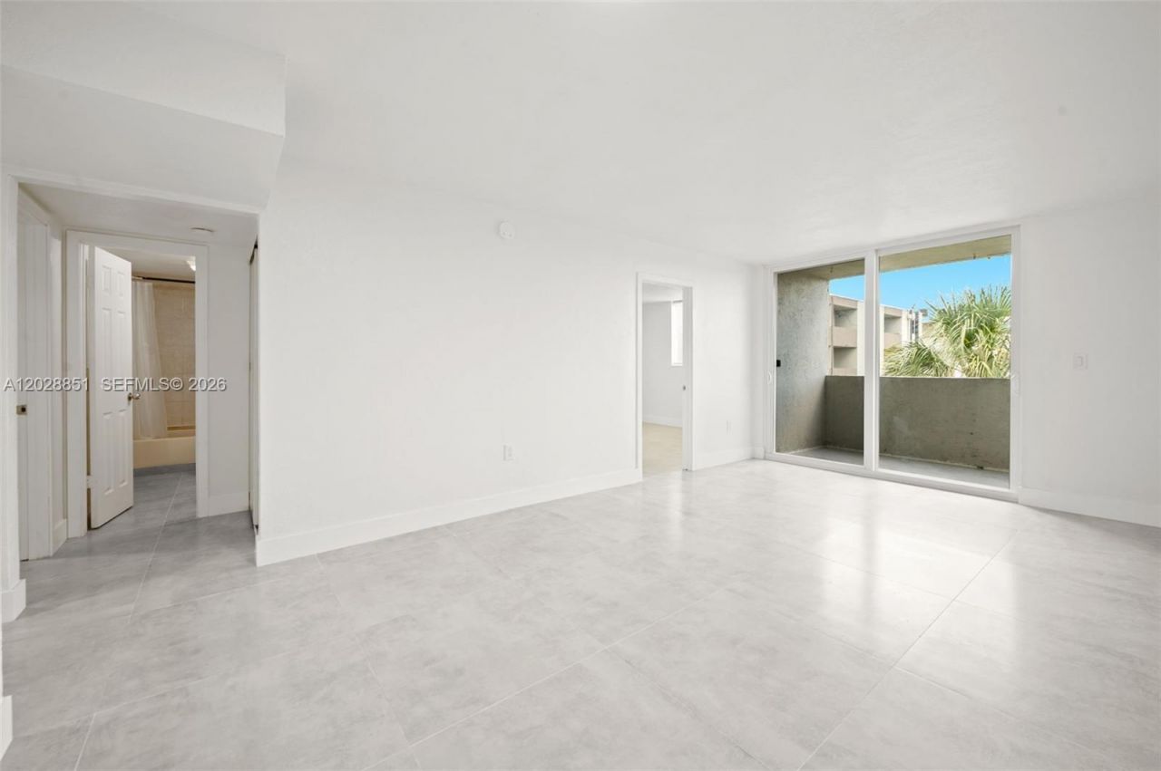 10090 NW 80th Ct , Unit 1447, Hialeah Gardens, FL 33016 Photo