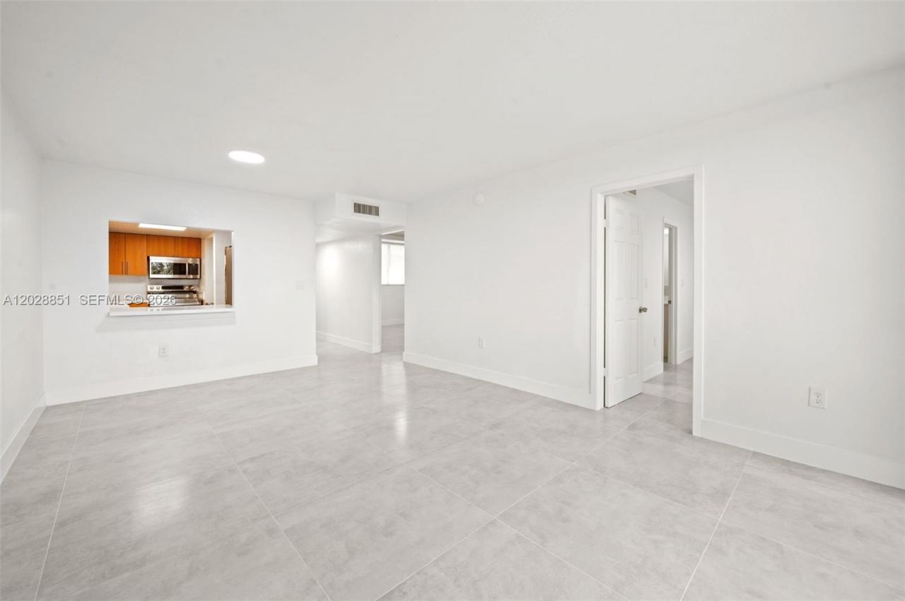 10090 NW 80th Ct , Unit 1447, Hialeah Gardens, FL 33016 Photo