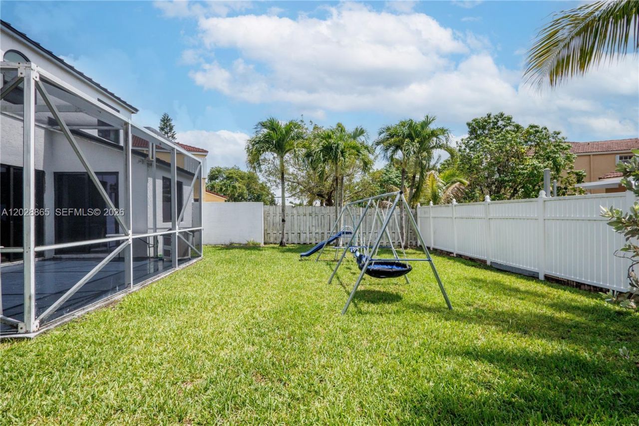 641 NW 158th Ave , Pembroke Pines, FL 33028 Photo