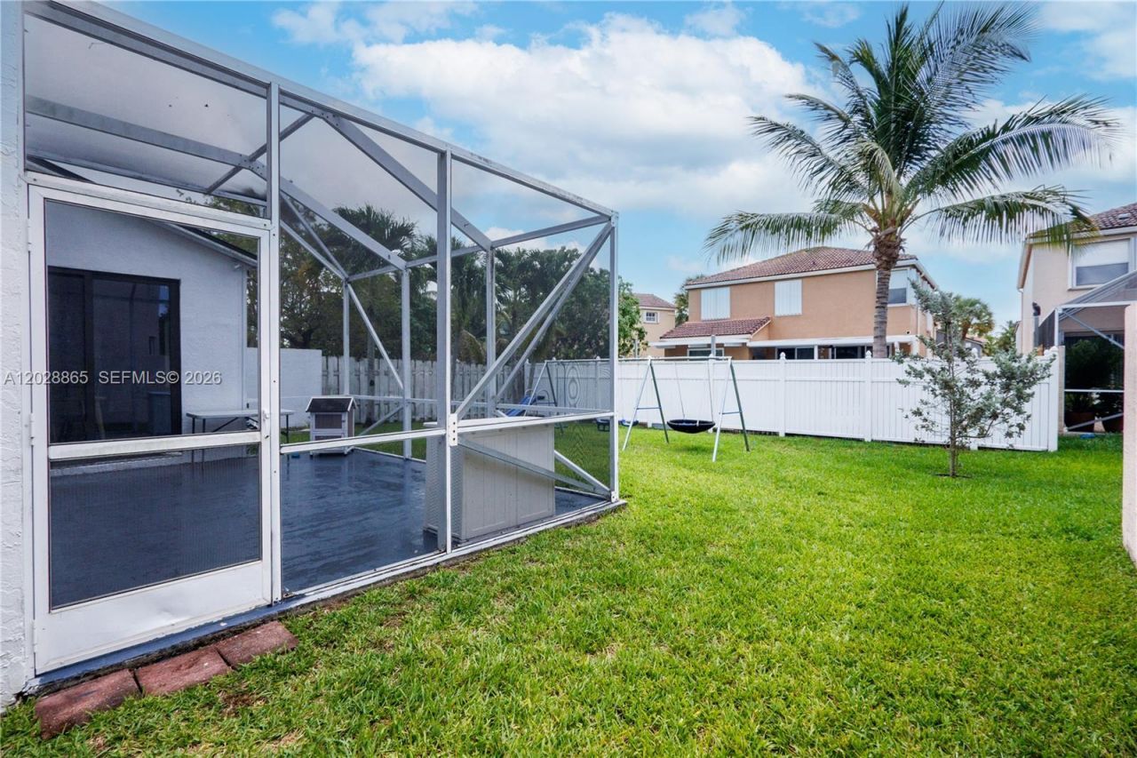 641 NW 158th Ave , Pembroke Pines, FL 33028 Photo