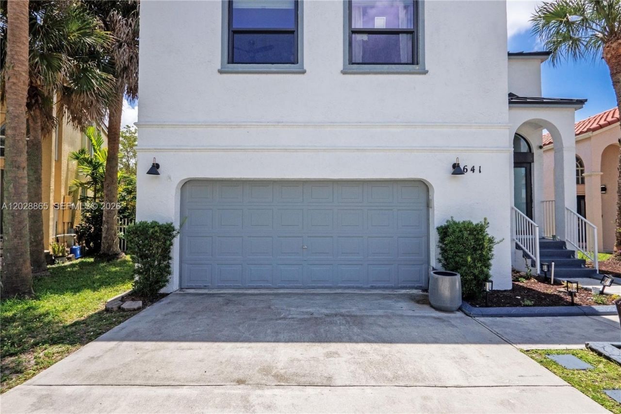 641 NW 158th Ave , Pembroke Pines, FL 33028 Photo