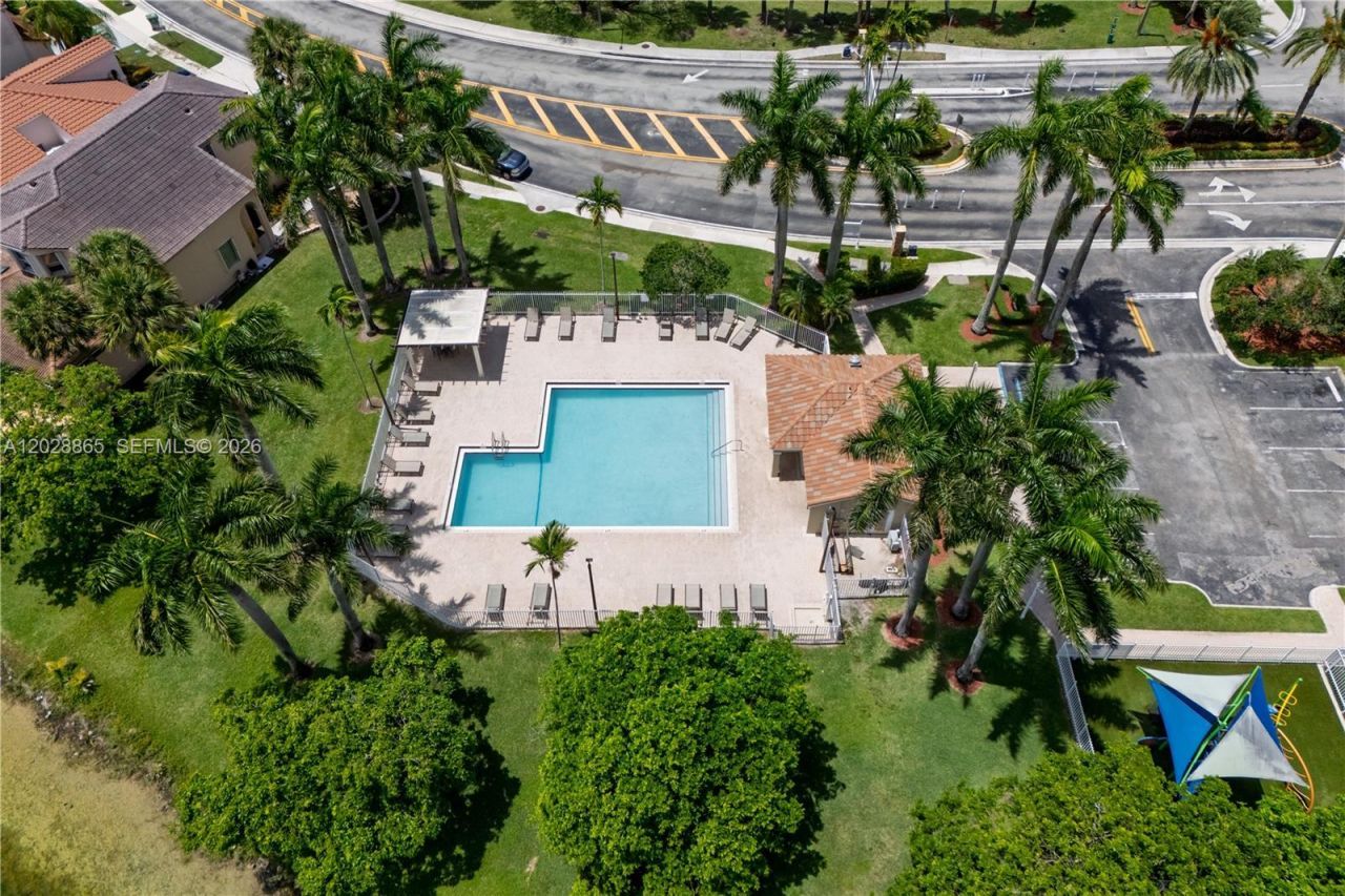 641 NW 158th Ave , Pembroke Pines, FL 33028 Photo
