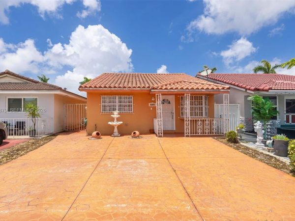 8805 NW 114th Ter, Hialeah Gardens, FL 33018