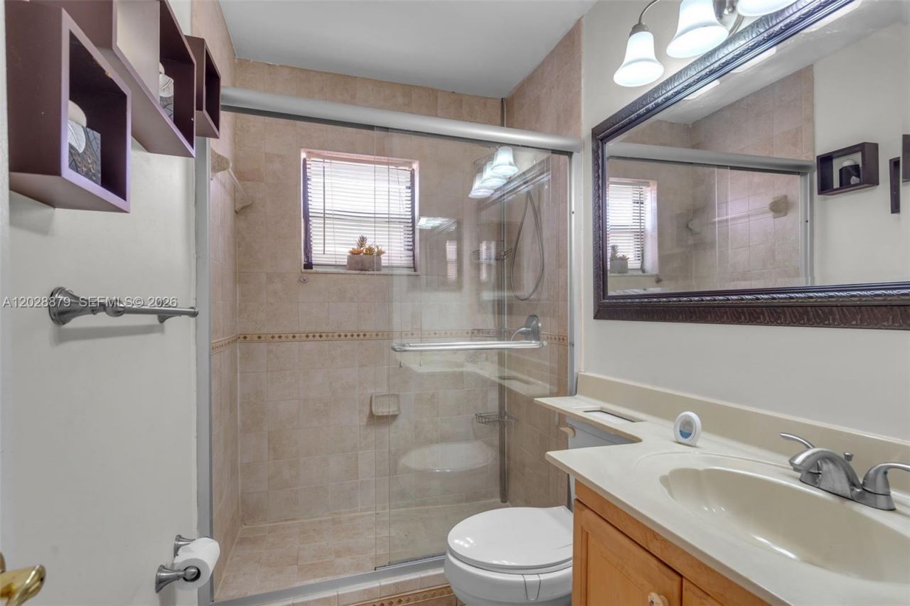 8805 NW 114th Ter, Hialeah Gardens, FL 33018 Photo