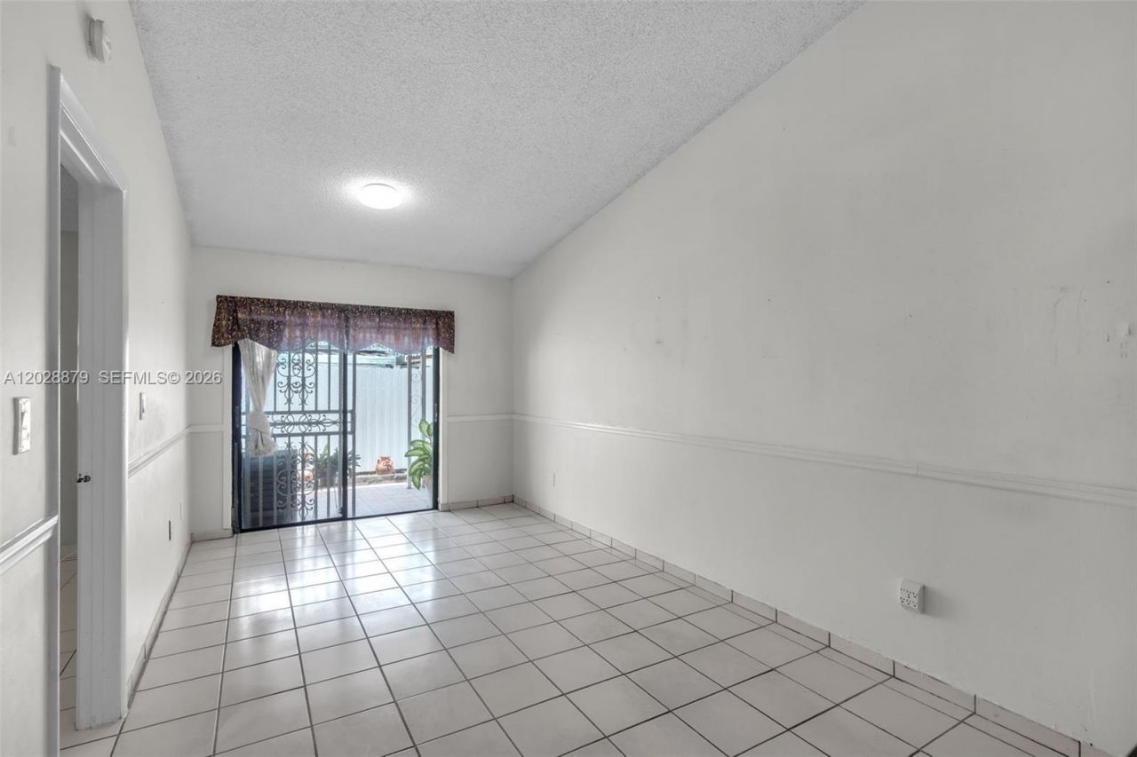 8805 NW 114th Ter, Hialeah Gardens, FL 33018 Photo
