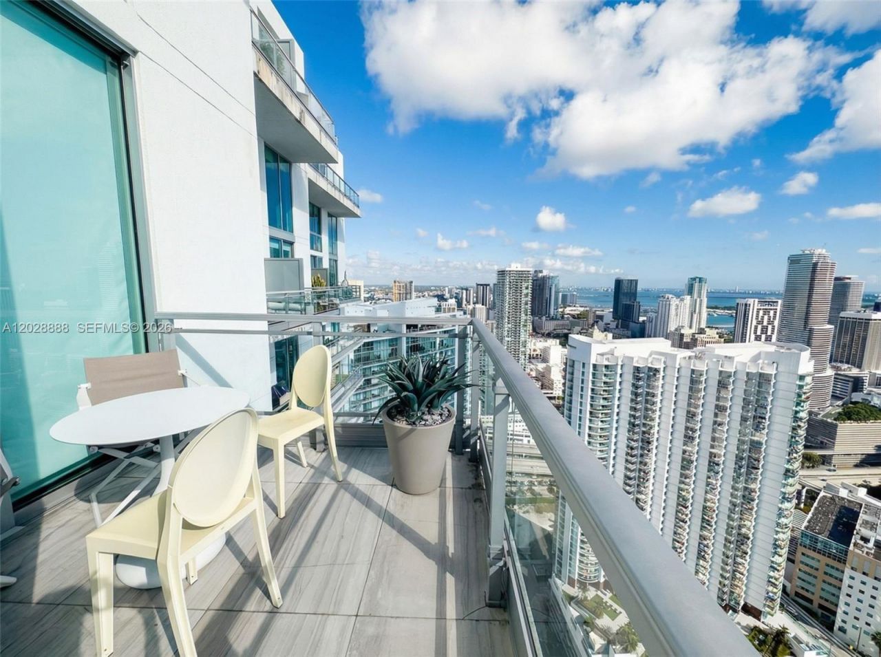 92 SW 3rd St, Unit PH5213, Miami, FL 33130 Photo