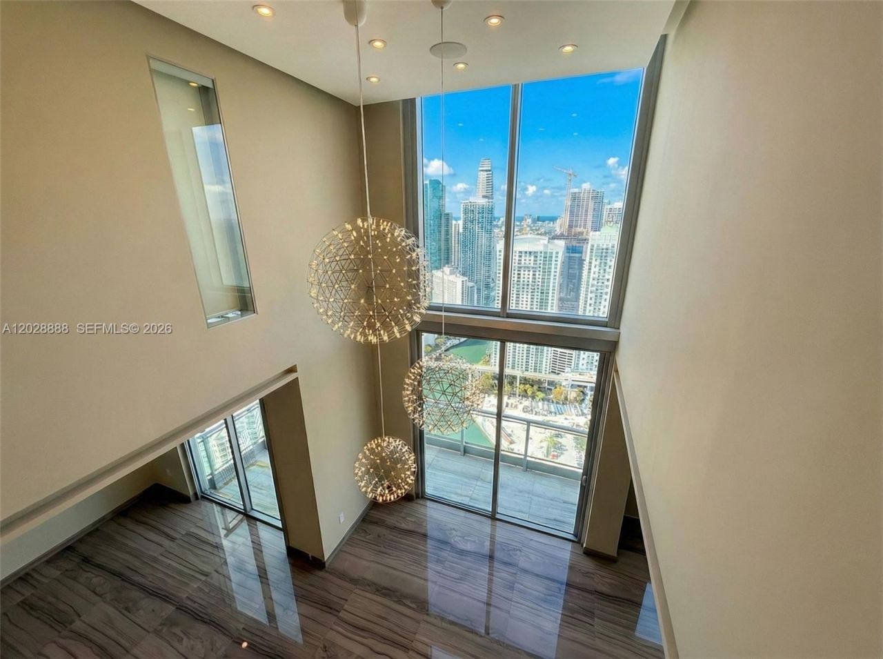 92 SW 3rd St, Unit PH5213, Miami, FL 33130 Photo