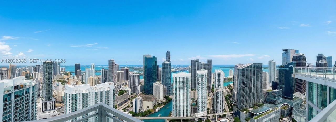 92 SW 3rd St, Unit PH5213, Miami, FL 33130 Photo