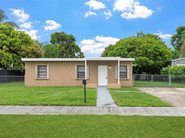 15730 NW 159th St Rd , Miami Gardens, FL 33054