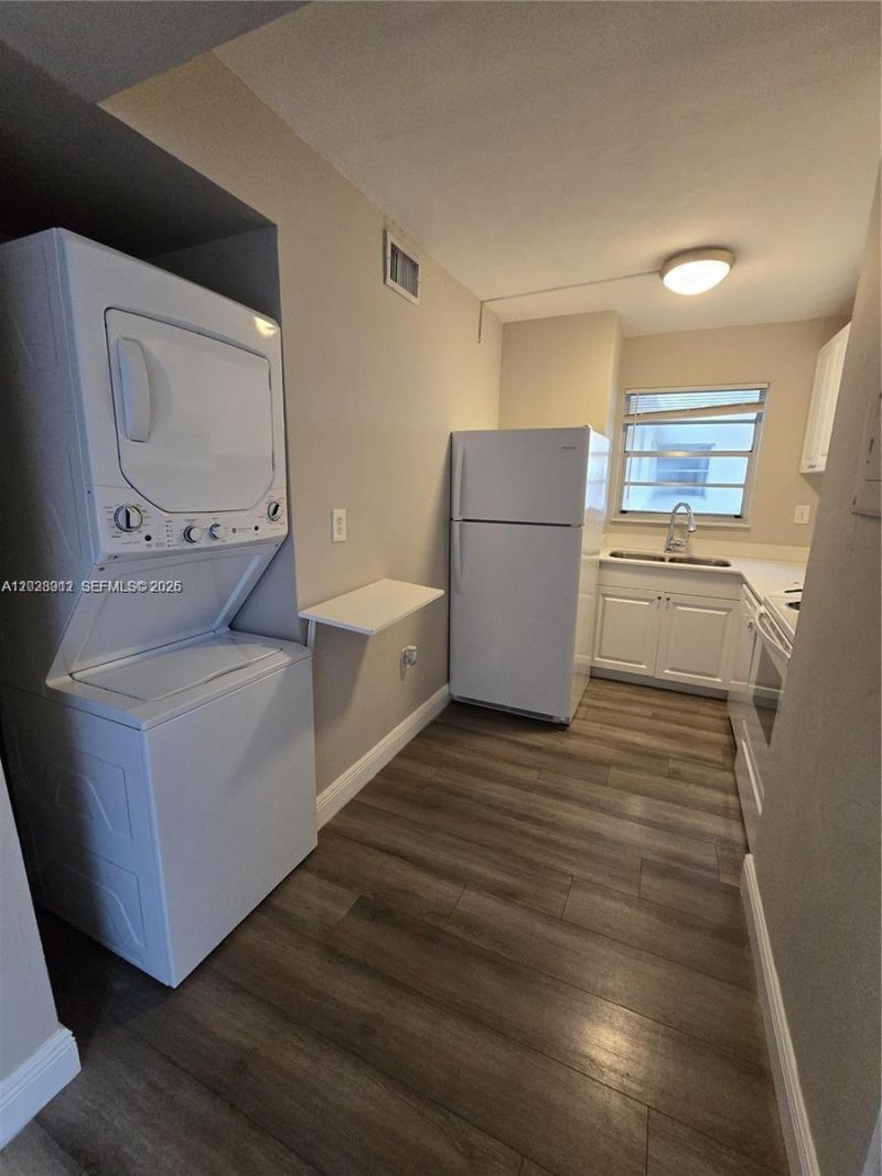 8870 Fontainebleau Blvd , Unit 502, Miami, FL 33172 Photo