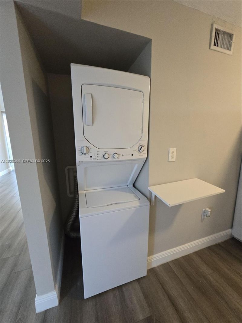 8870 Fontainebleau Blvd , Unit 502, Miami, FL 33172 Photo