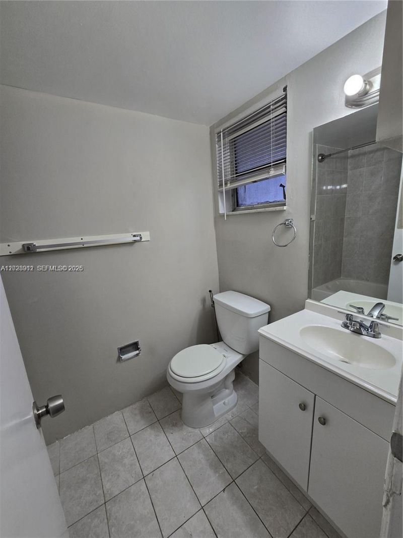 8870 Fontainebleau Blvd , Unit 502, Miami, FL 33172 Photo