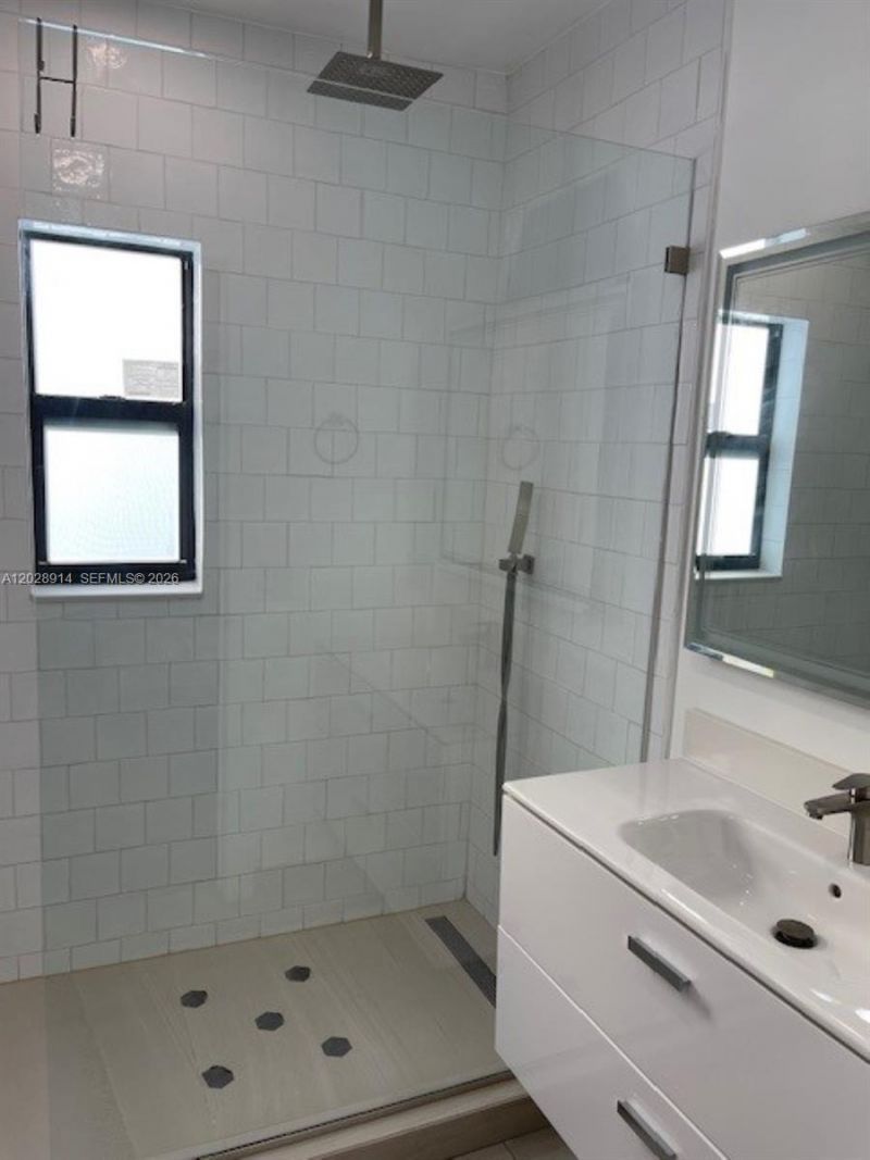 2141 SW 14th Ter, Unit 4, Miami, FL 33145 Photo
