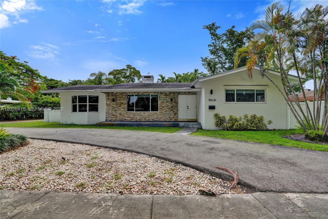 18641 NE 21st Ave, Miami, FL 33179 Photo