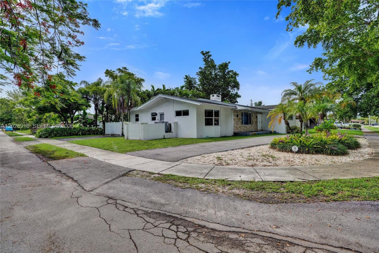 18641 NE 21st Ave, Miami, FL 33179 Photo