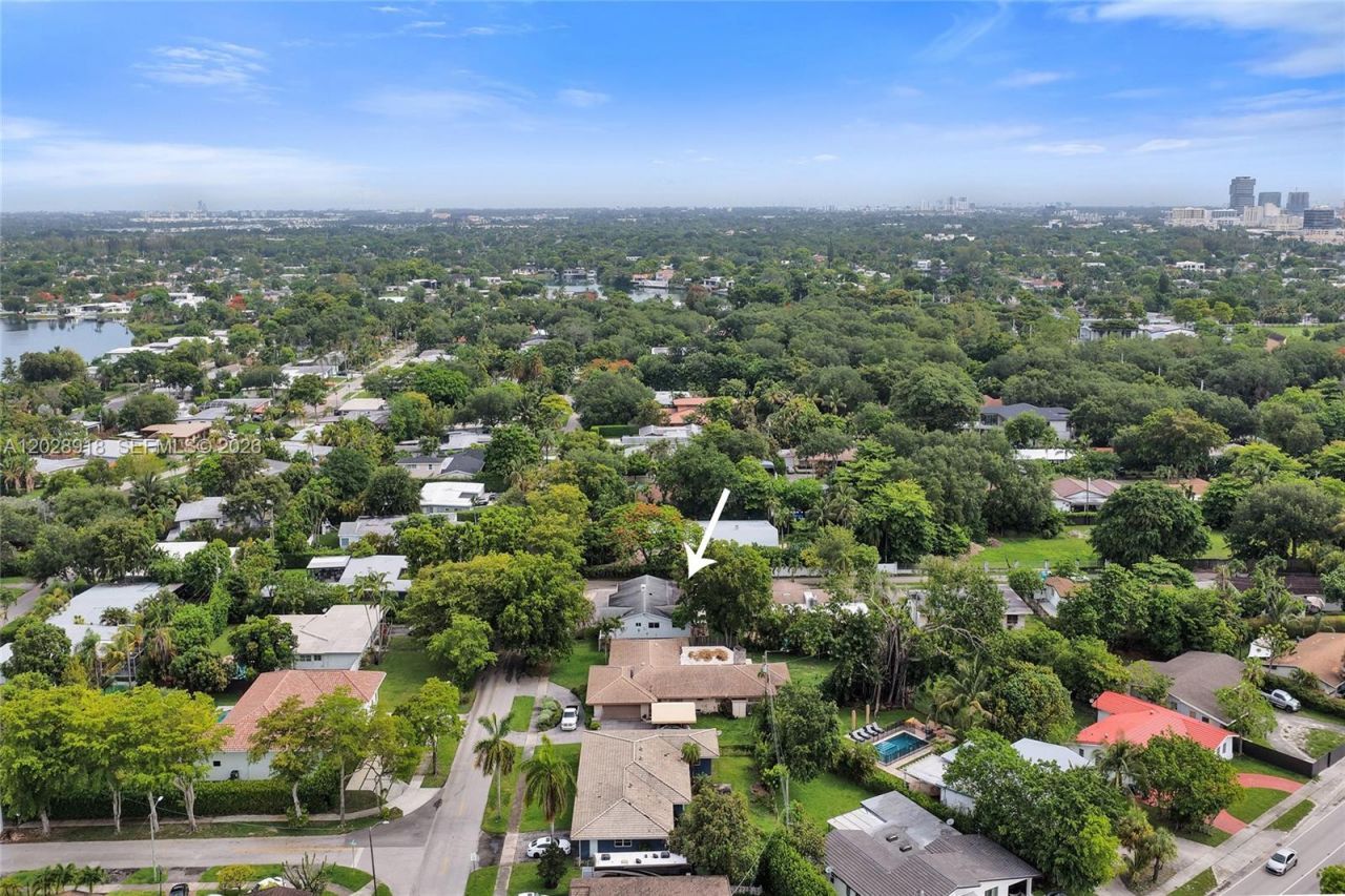 18641 NE 21st Ave, Miami, FL 33179 Photo