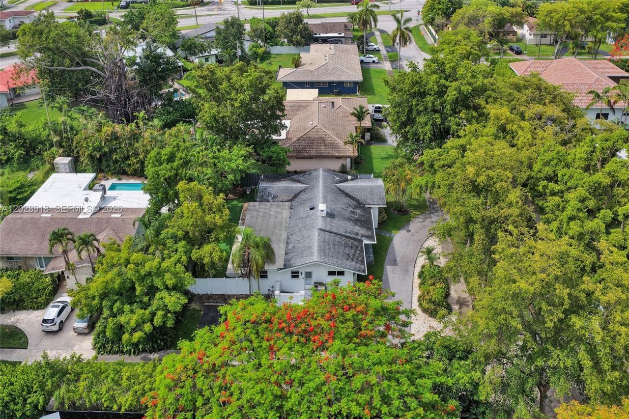 18641 NE 21st Ave, Miami, FL 33179 Photo