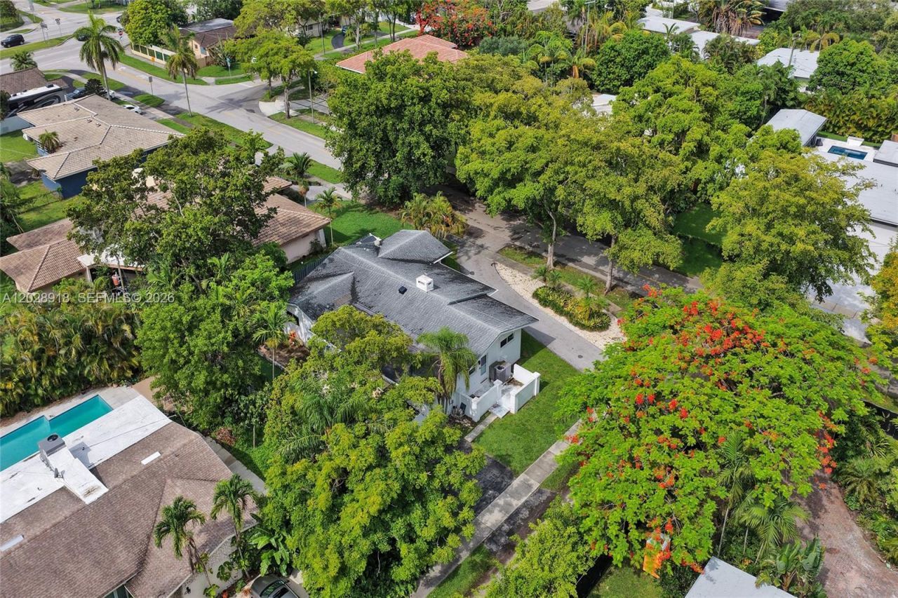 18641 NE 21st Ave, Miami, FL 33179 Photo