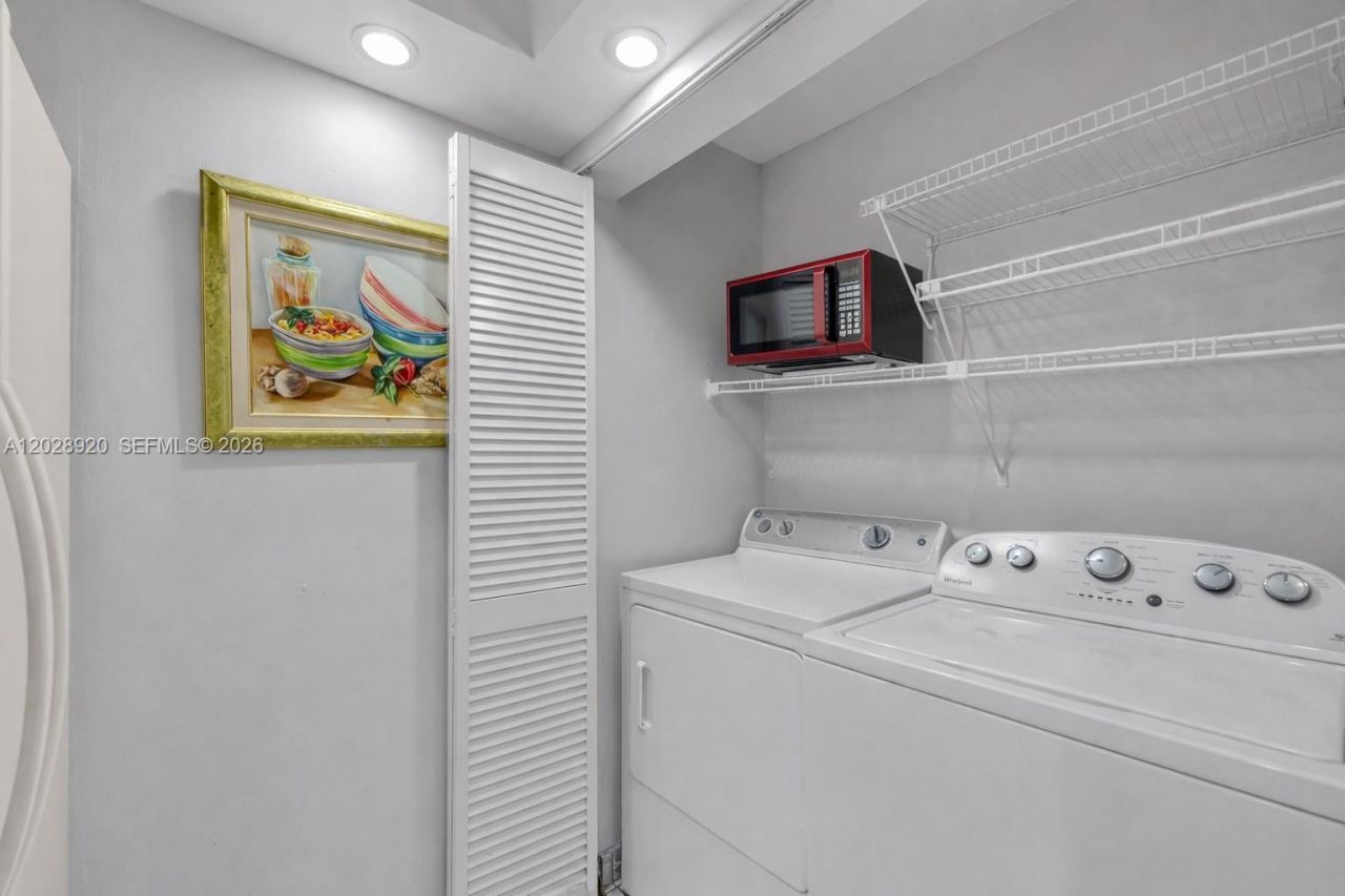 3200 Collins Ave , Unit 12-8, Miami Beach, FL 33140 Photo