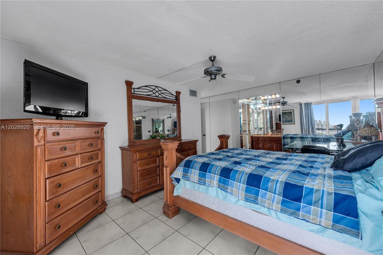 3200 Collins Ave , Unit 12-8, Miami Beach, FL 33140 Photo