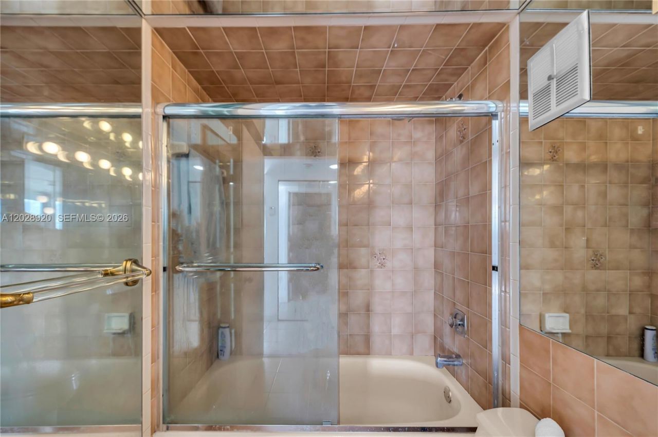 3200 Collins Ave , Unit 12-8, Miami Beach, FL 33140 Photo