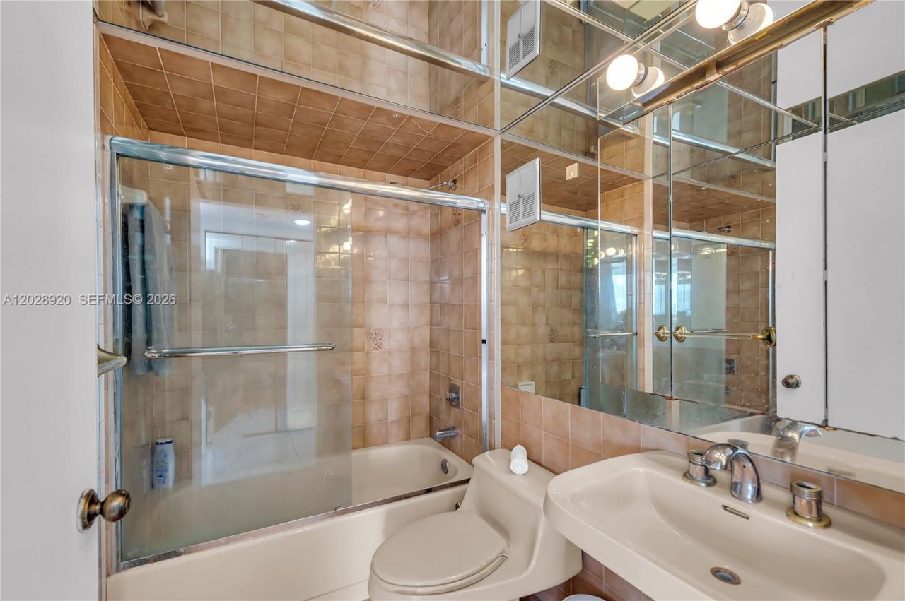 3200 Collins Ave , Unit 12-8, Miami Beach, FL 33140 Photo