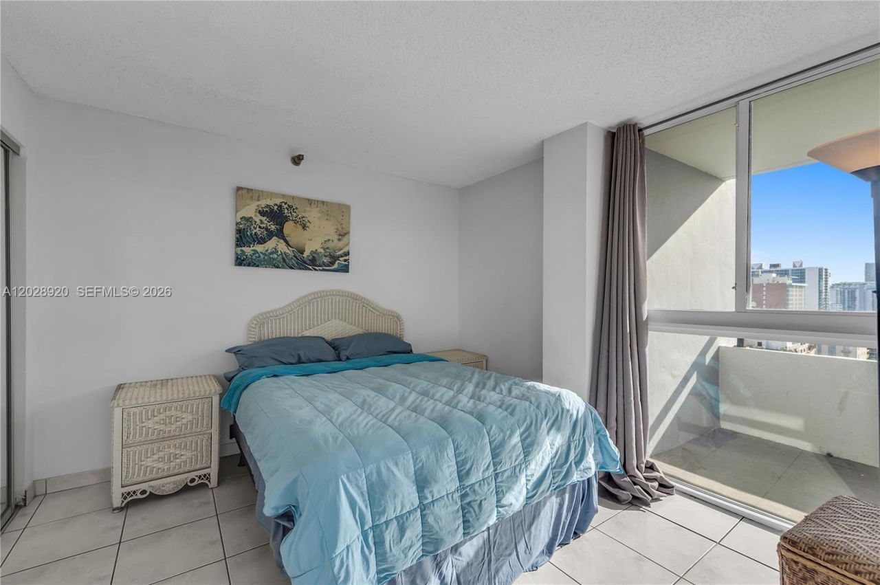 3200 Collins Ave , Unit 12-8, Miami Beach, FL 33140 Photo
