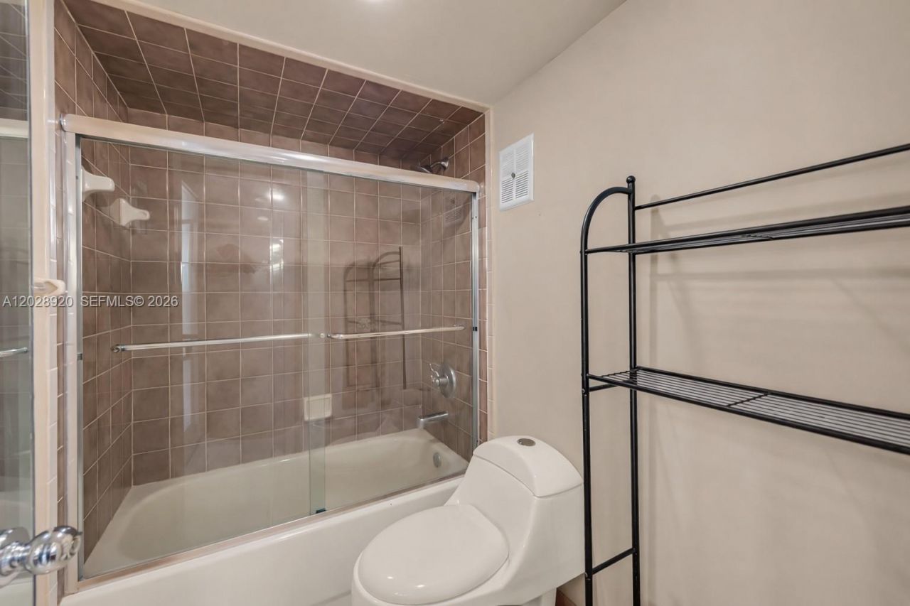 3200 Collins Ave , Unit 12-8, Miami Beach, FL 33140 Photo