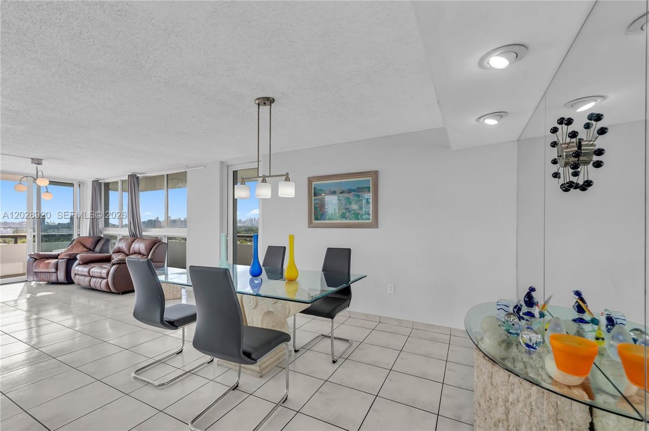 3200 Collins Ave , Unit 12-8, Miami Beach, FL 33140 Photo