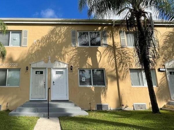 209 NW 84th St , Unit 209, Miami, FL 33150