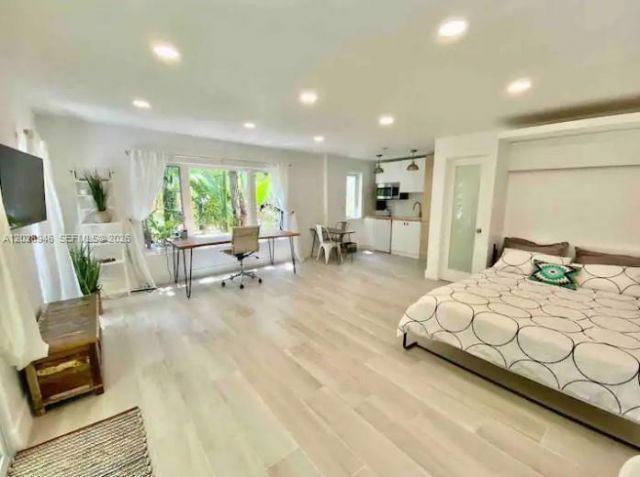528 NE 72nd St , Miami, FL 33138 Photo