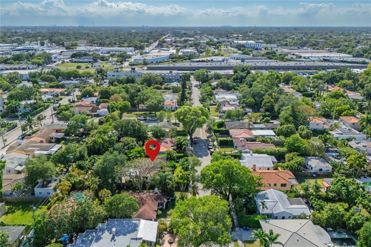 528 NE 72nd St , Miami, FL 33138 Photo