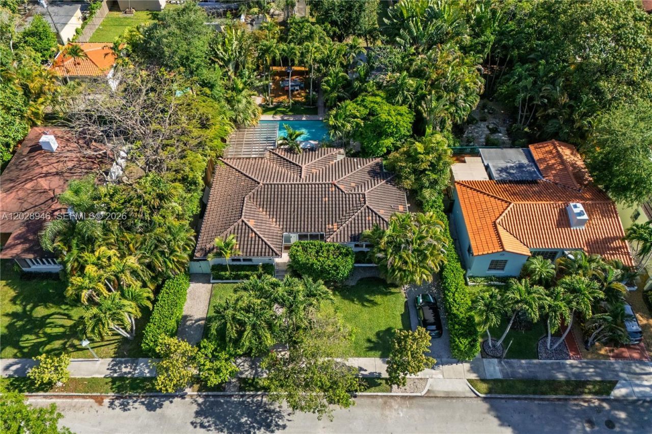 528 NE 72nd St , Miami, FL 33138 Photo