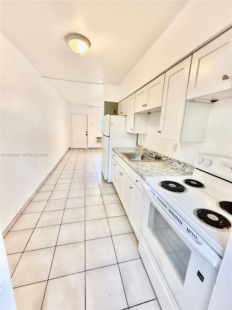 717 SW 13th Ave , Unit 2, Fort Lauderdale, FL 33312 Photo
