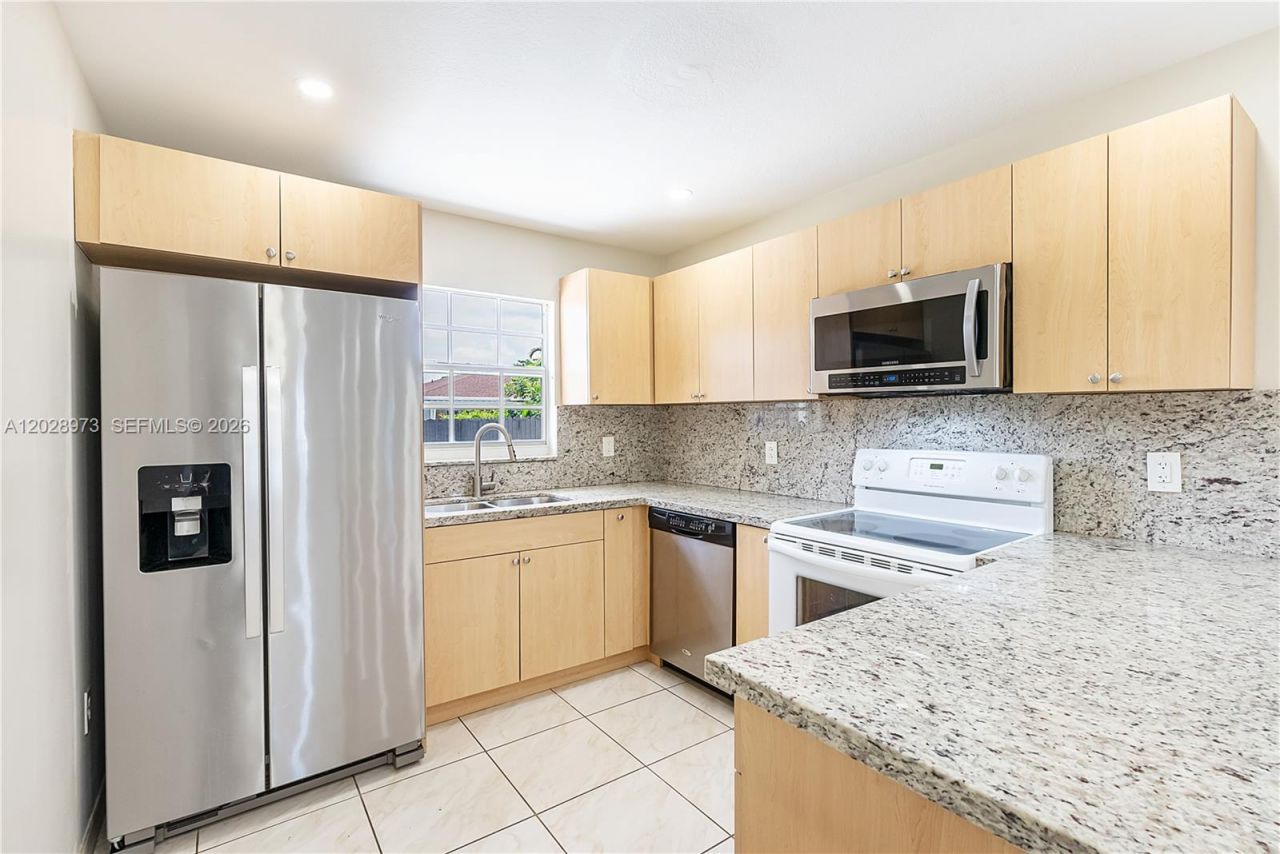 1214 NW 34th Ave, Unit 1214, Miami, FL 33125 Photo
