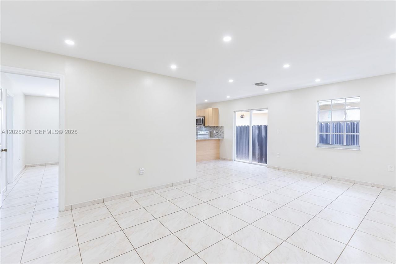 1214 NW 34th Ave, Unit 1214, Miami, FL 33125 Photo