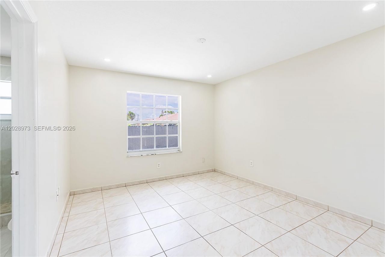 1214 NW 34th Ave, Unit 1214, Miami, FL 33125 Photo