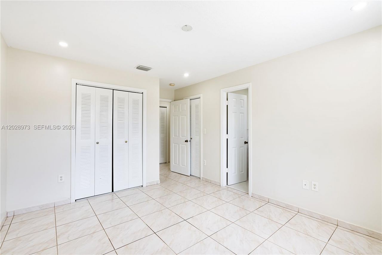 1214 NW 34th Ave, Unit 1214, Miami, FL 33125 Photo