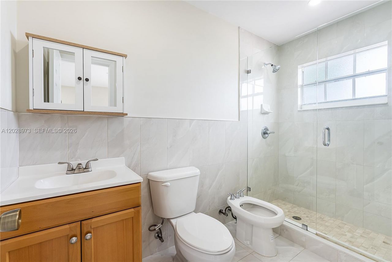 1214 NW 34th Ave, Unit 1214, Miami, FL 33125 Photo