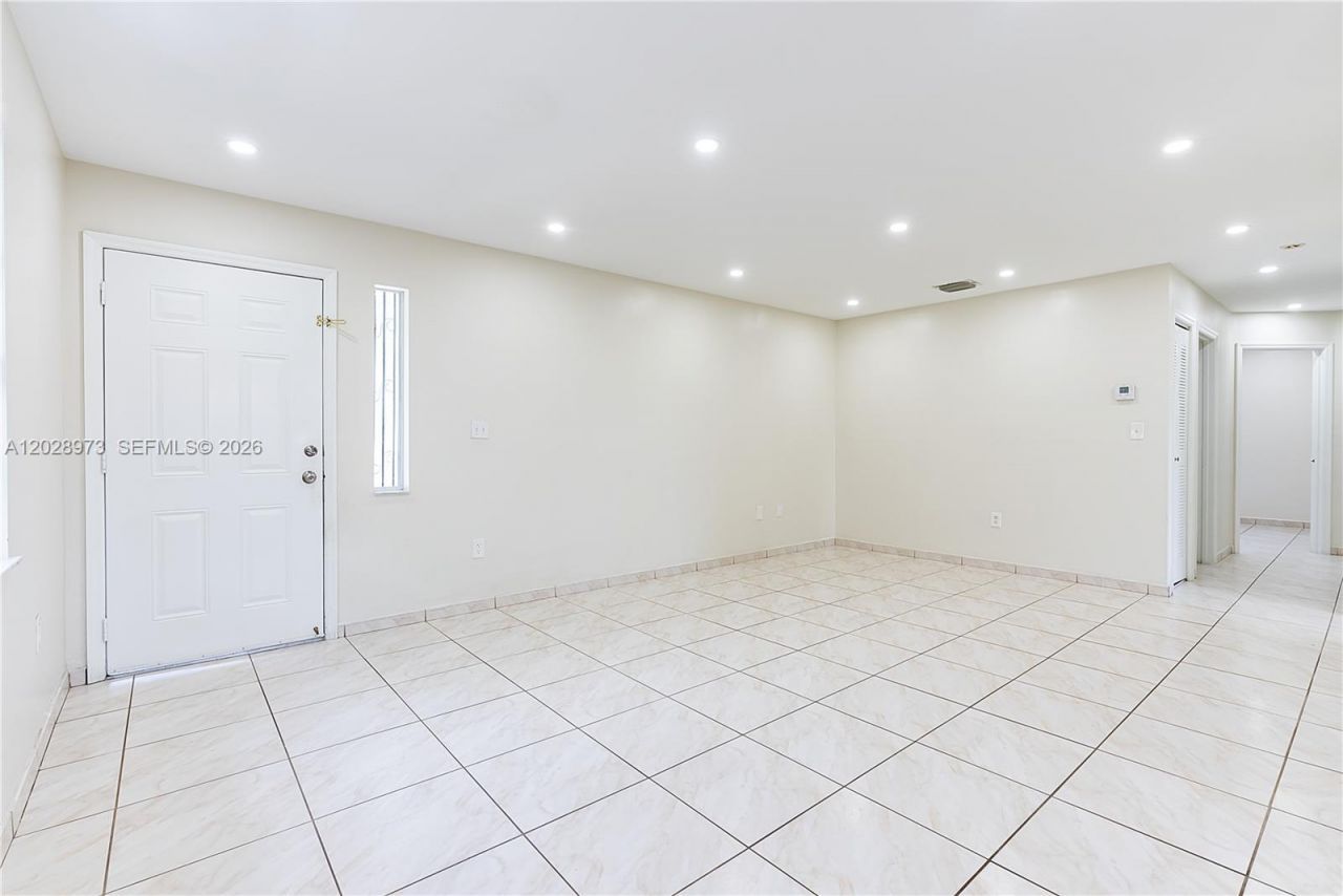 1214 NW 34th Ave, Unit 1214, Miami, FL 33125 Photo