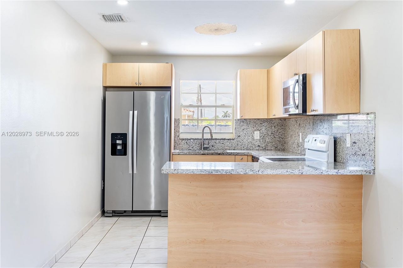 1214 NW 34th Ave, Unit 1214, Miami, FL 33125 Photo