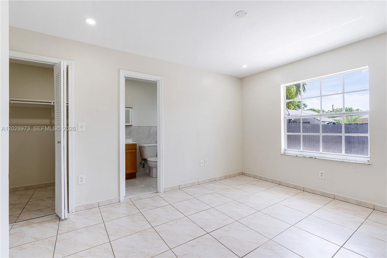 1214 NW 34th Ave, Unit 1214, Miami, FL 33125 Photo