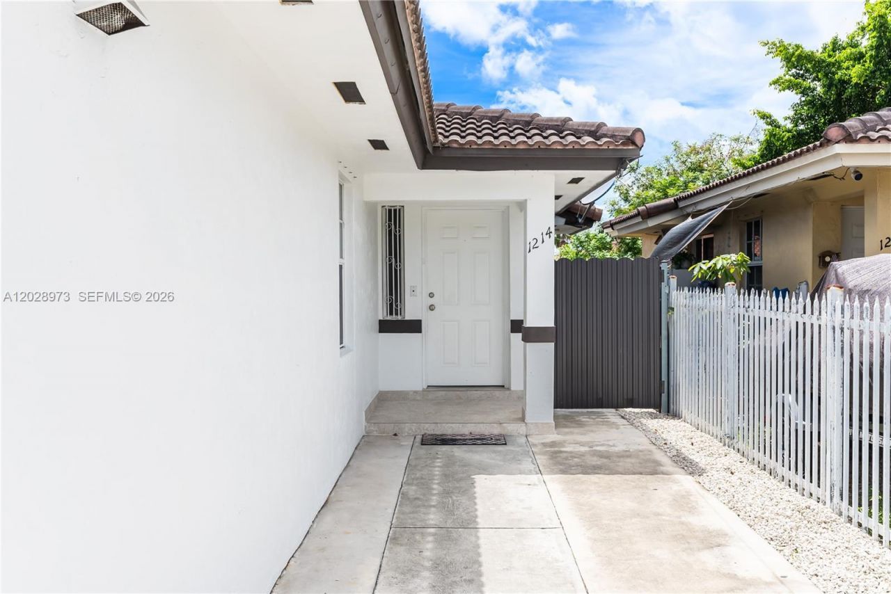 1214 NW 34th Ave, Unit 1214, Miami, FL 33125 Photo