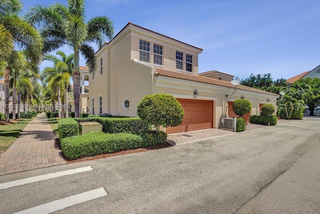 823 NW 82nd Ln , Boca Raton, FL 33487 Photo