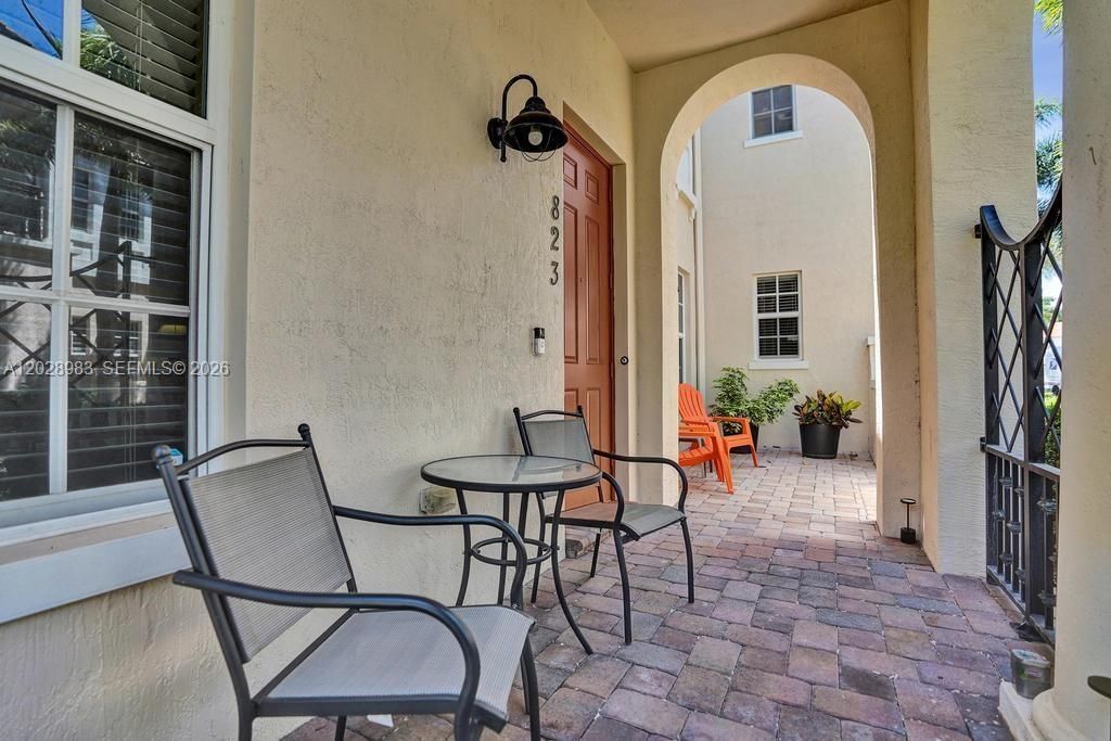 823 NW 82nd Ln , Boca Raton, FL 33487 Photo