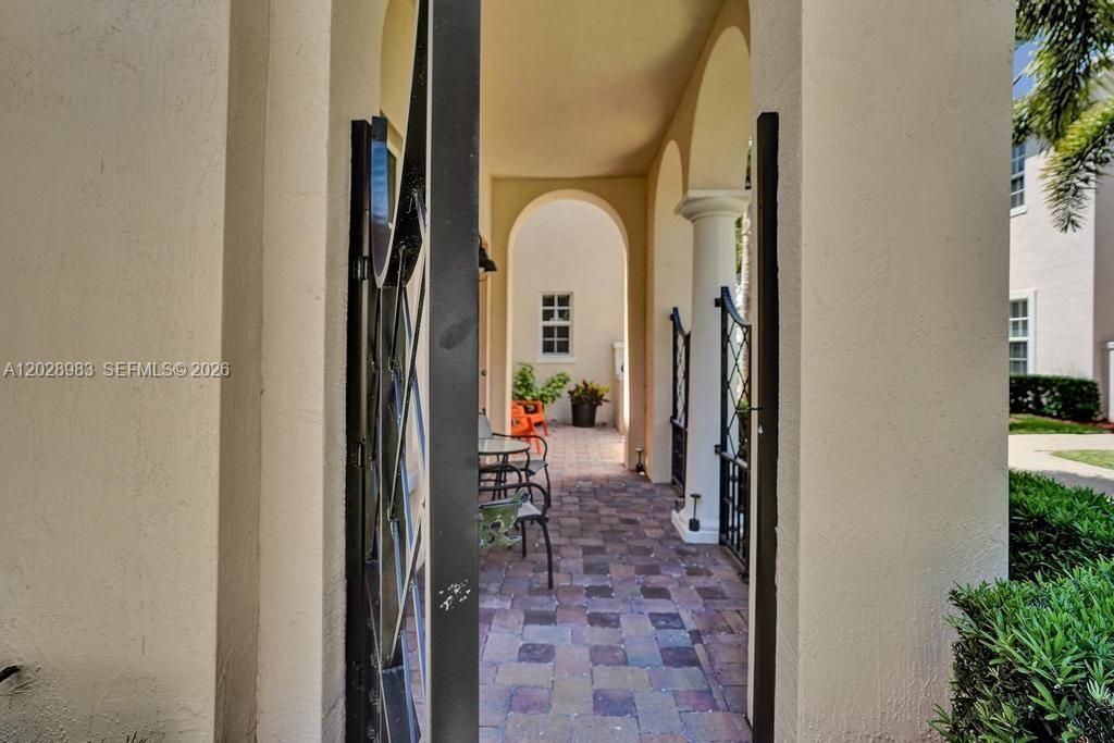 823 NW 82nd Ln , Boca Raton, FL 33487 Photo